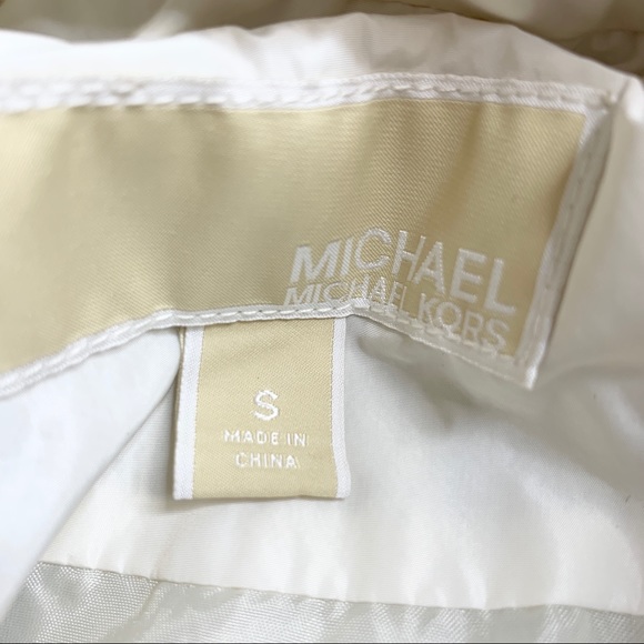 Michael Kors White Snap Button Puffer Vest Women’s Size Small - Picture 9 of 10